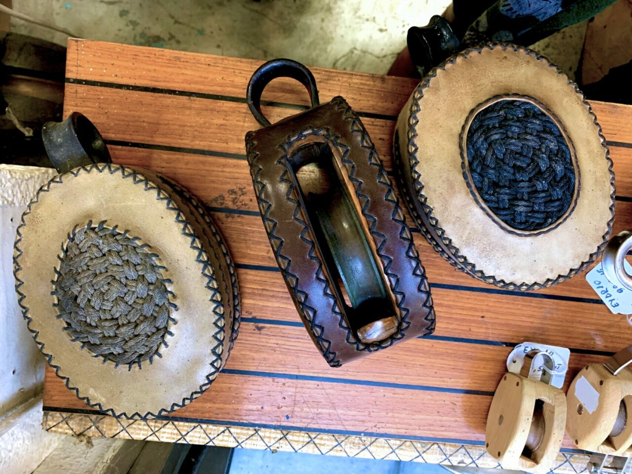 poulie bois fabrication artisanale marine artisan nautique